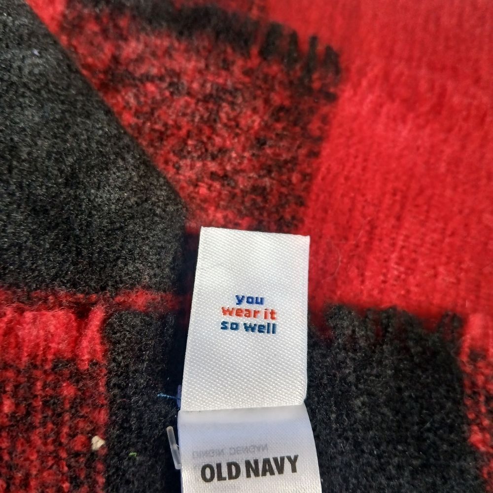 Old Navy Red and Black Buffalo Plaid Blanket Scarf Fringe Hem 26 x 75 Soft - Picture 13 of 14